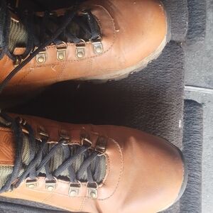 Men's Brown Hiking Boots